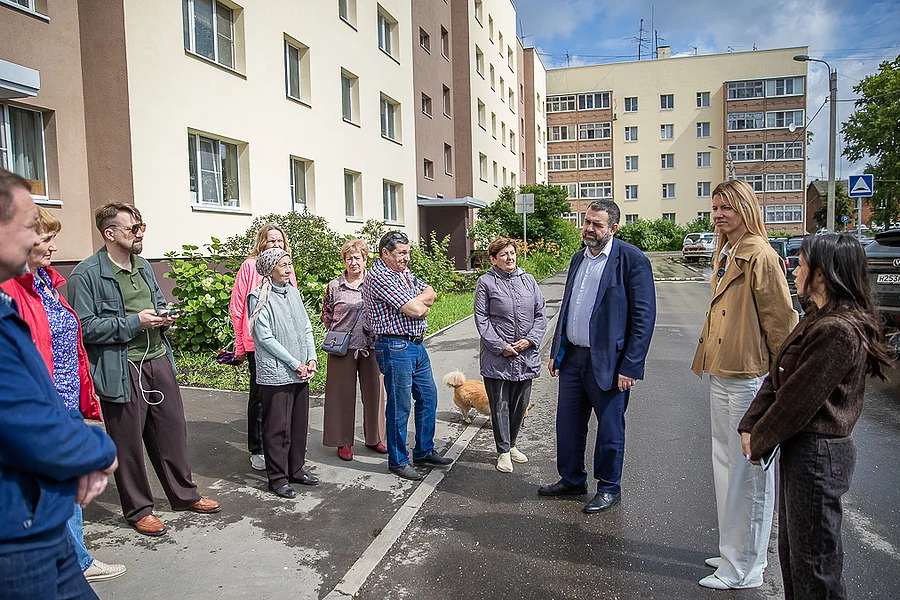 s 2, В поселке Покровский городок завершился капитальный ремонт фасадов дома № 14