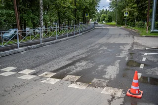 Во вторник, 7 июля, глава Одинцовского округа Андрей Иванов проверил качество ремонта полотна на дороге, ведущей от Можайского шоссе к поселку Часцы