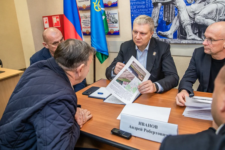 Глава Одинцовского округа Андрей Иванов во вторник, 13 октября, вместе с профильными заместителями провел личный прием в формате «Выездной администрации» в территориальном управлении Рублевское — на площадке Дома молодежи в поселке Горки-2