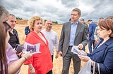 Алла Полякова и Андрей Иванов обсудили с жителями Никольского ситуацию на карьере в Пронском